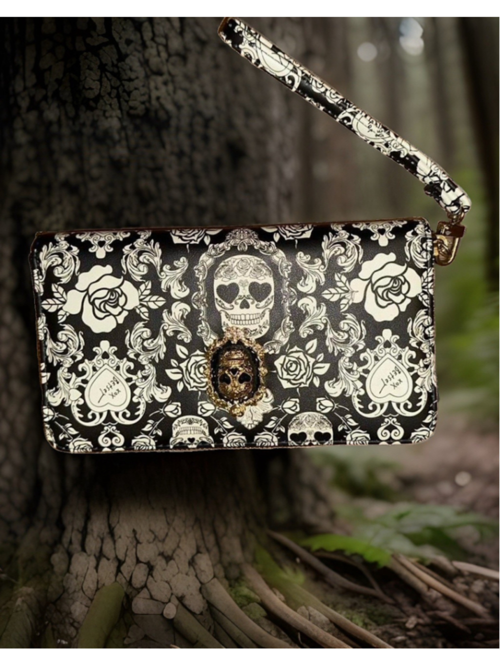Betsey Johnson Skulls& Roses Zip Around Wristlet Wallet Black & White Gold Goth